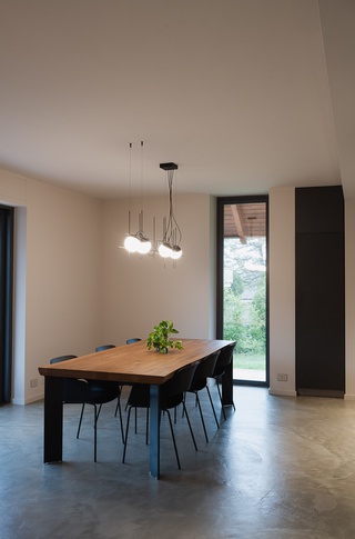 Open Space in stile urban di 60 di Qarchitetti