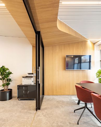 Open Space in stile contemporaneo di 55 di Frame Farm - Architecture & Design