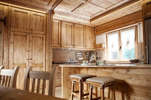 Cucina in stile rustico di 32 di Elena Vigano' Architetto