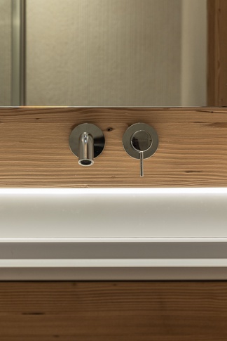 Bagno in stile contemporaneo di 15 di Arredamenti Andalo