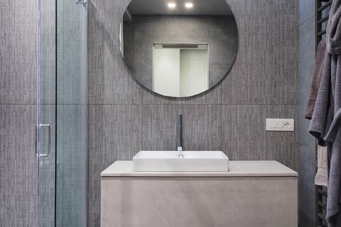 Bagno in stile contemporaneo di 6 di Desearq studio - architettura e interior design