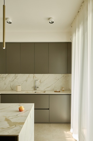 Cucina in stile contemporaneo di 15 di EasyRelooking srls Cucina in stile contemporaneo di 15 di EasyRelooking srls