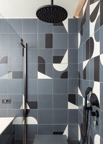 Bagno in stile moderno di 5 di Annalisa Carli Architetto