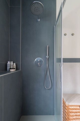 Bagno in stile contemporaneo di 5 di STUDIO CREATIONS - Roberta Tricarico A & D Bagno in stile contemporaneo di 5 di STUDIO CREATIONS - Roberta Tricarico A & D