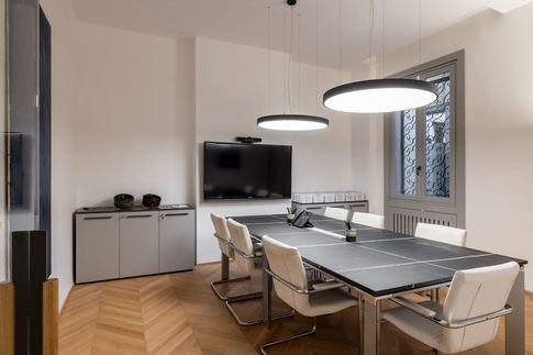 Studio in stile contemporaneo di 130 di Archifacturing - Sara Cimarelli & Giorgio Opolka architetti