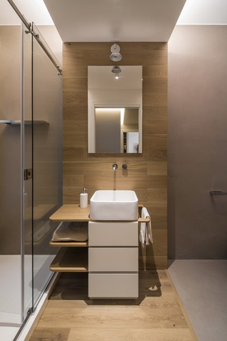 Bagno in stile contemporaneo di 4 di Tramas