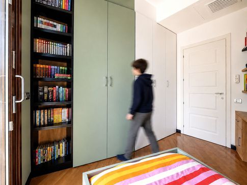 Cameretta Bambini in stile contemporaneo di 20 di Equus Architects