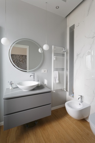 Bagno in stile moderno di 4 di zero6studio