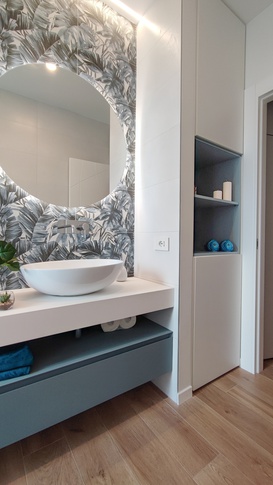 Bagno in stile contemporaneo di 7 di architetto Caterina Martini Bagno in stile contemporaneo di 7 di architetto Caterina Martini