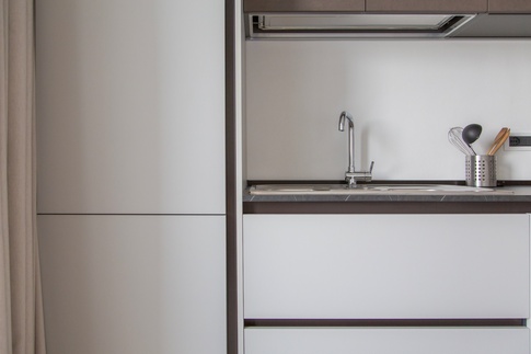Open Space in stile moderno di 70 di ANNIE CLAIRE Arreda
