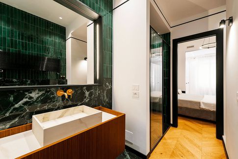 Bagno in stile classico di 5 di Equus Architects