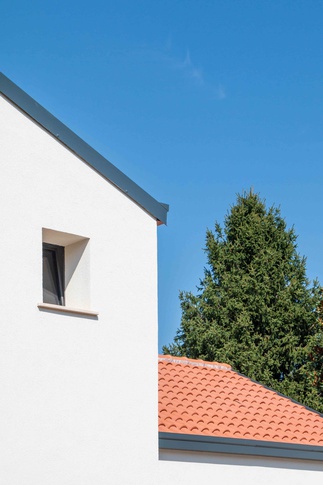 Facciata in stile moderno di null di YY studio Facciata in stile moderno di null di YY studio