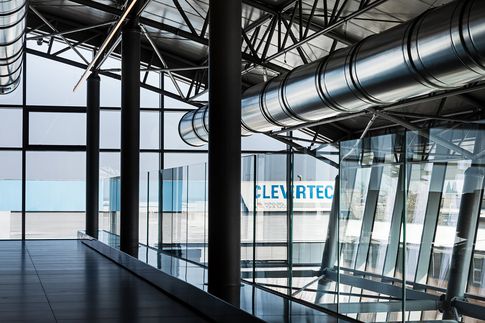 Open Space in stile moderno di 6000 di Lorenzo Franzi | Fotografia