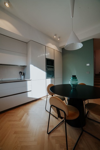 Cucina in stile contemporaneo di 18 di federica franchi architetto Cucina in stile contemporaneo di 18 di federica franchi architetto
