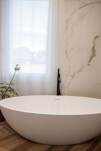 Bagno in stile moderno di 5 di SaturninoStudio Architecture and Design
