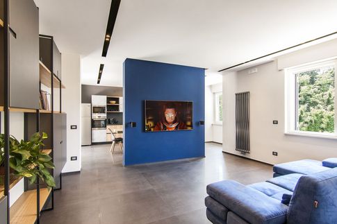 Open Space in stile moderno di 50 di Pucciarelli Architetti