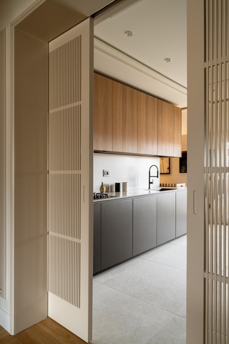 Cucina in stile contemporaneo di 13 di Studio Gaetano Riccardelli Cucina in stile contemporaneo di 13 di Studio Gaetano Riccardelli