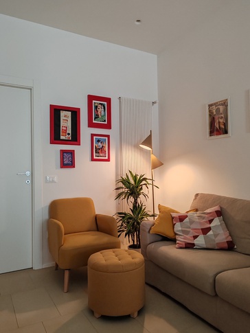 Open Space in stile contemporaneo di 35 di Rossana Alfieri Architetto