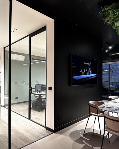 Open Space in stile contemporaneo di 140 di SEGNI STUDIO