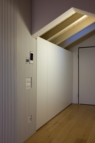 Open Space in stile contemporaneo di 90 di sma architetti