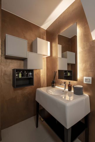 Bagno di Servizio in stile moderno di 4 di MICHELE VOLPI STUDIO INTERIOR DESIGN Bagno di Servizio in stile moderno di 4 di MICHELE VOLPI STUDIO INTERIOR DESIGN