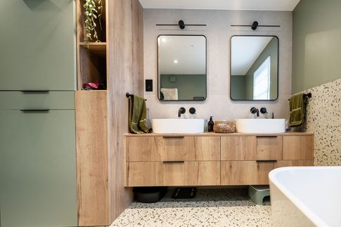 Bagno in stile contemporaneo di 8 di AT Design Studio Bagno in stile contemporaneo di 8 di AT Design Studio