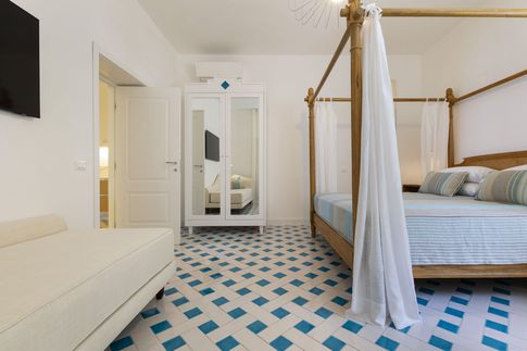 Camera da Letto in stile mediterraneo di 27 di Coluccio architetti