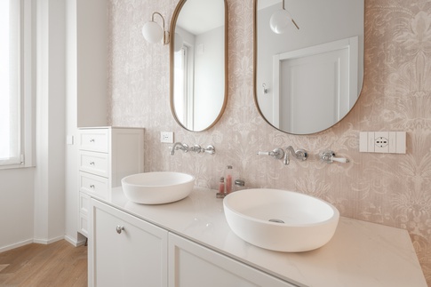 Bagno in stile classico di 7 di Annalisa Carli Architetto