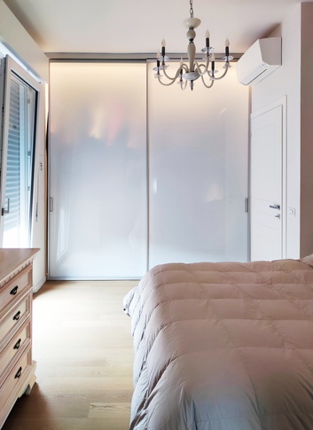 Camera da Letto in stile contemporaneo di 15 di Elisa Nicoletti
