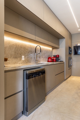 Cucina in stile moderno di 20 di Guzlive