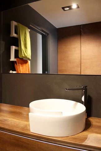 Open Space in stile moderno di 60 di SuMisura Architetti