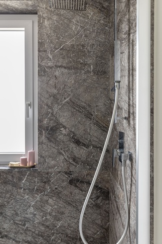 Bagno in stile moderno di 6 di Chantal Forzatti architetto Bagno in stile moderno di 6 di Chantal Forzatti architetto