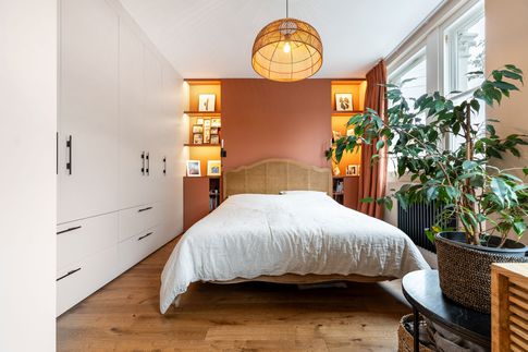 Camera da Letto in stile contemporaneo di 15 di AT Design Studio