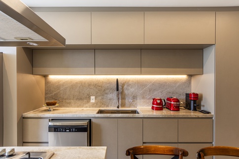 Cucina in stile moderno di 20 di Guzlive