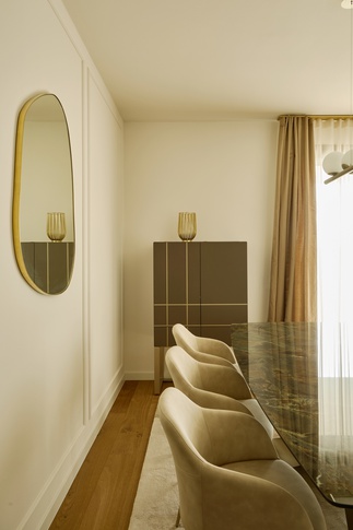 Soggiorno in stile contemporaneo di 35 di EasyRelooking srls