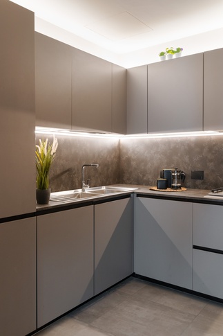 Cucina in stile contemporaneo di 10 di Arky’Studio srl Cucina in stile contemporaneo di 10 di Arky’Studio srl