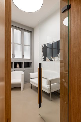 Studio in stile contemporaneo di 130 di Archifacturing - Sara Cimarelli & Giorgio Opolka architetti