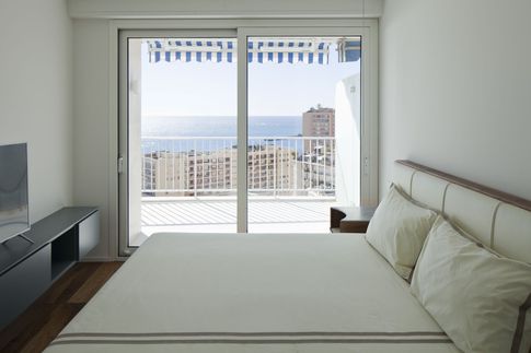 Camera da Letto in stile minimal di 13 di Ciliegio Esterno
