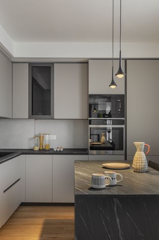 Cucina in stile contemporaneo di 10 di tapas studio