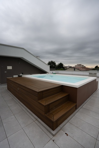 Terrazza in stile moderno di 21 di BF interni Terrazza in stile moderno di 21 di BF interni