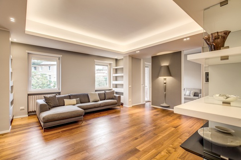 Soggiorno in stile contemporaneo di 30 di MOB Architects