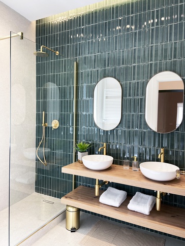 Bagno in stile contemporaneo di 5 di Andrea Piattella