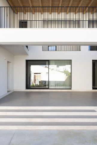 Ingresso in stile contemporaneo di 5 di valeria ingrao architetto