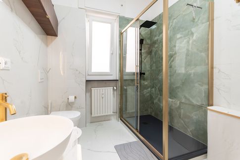 Bagno in stile minimal di 12 di AMIRDSNR Bagno in stile minimal di 12 di AMIRDSNR