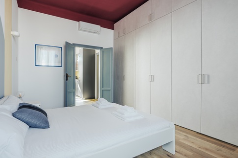 Camera da Letto in stile contemporaneo di 18 di Annalisa Carli Architetto