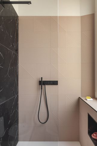 Bagno in stile contemporaneo di 6 di tapas studio