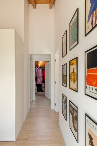 Corridoio in stile contemporaneo di 10 di Caterina Scamardella Architetto Corridoio in stile contemporaneo di 10 di Caterina Scamardella Architetto