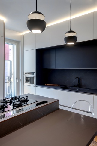 Cucina in stile moderno di 12 di Bossi Vigorito Building Interior