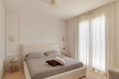 Camera da Letto in stile minimal di 14 di Sofia Carta Studio