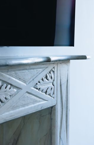 Soggiorno in stile classico di 28 di Valentina Solera Architetto